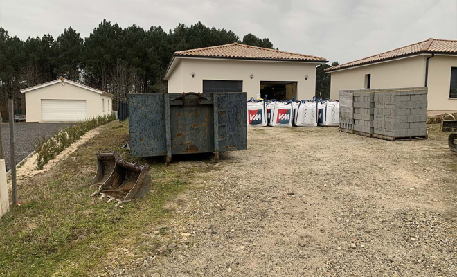 Préparation du terrain avec mur en cours de fondation, Cézac, MCRA 33